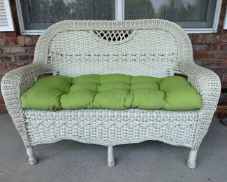 White Wicker Outdoor Patio Sofa / Settee