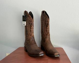 New B Dalton boots
