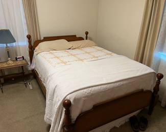 Full size Antique bed