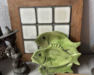Trivet and 3 Fish Ceramic Plate