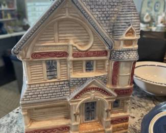 Treasurecraft Victorian House Cookie Jar