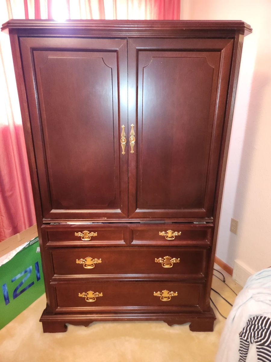 Bassett TV armoire