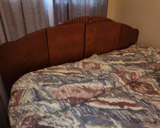 Art deco bed