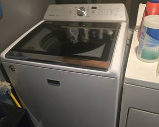 Maytag Bravos XL Top-Load Washing Machine	High-capacity Maytag washer with deep wash options, PowerWash, and stainless drum. Clean and well-maintained.
