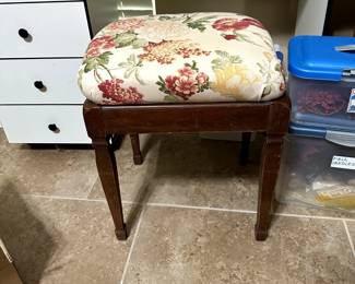 Sewing bench