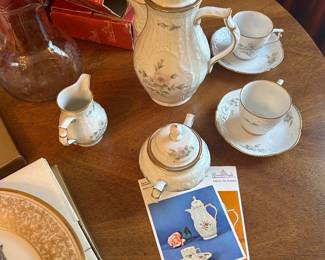 ROSENTHAL COFFEE AMD TEA SET WITH MORE CUP IN BOXES: NEVER USED