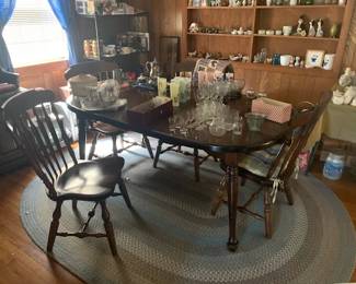 Extension Table with Set of Four Windsor Chairs /Oval Woven Rug, good condition