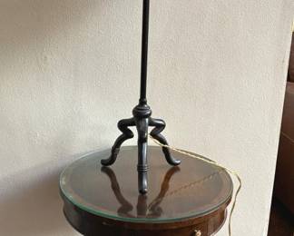 Round Side Table And Lamp