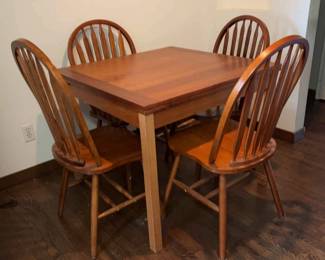 Danish Mobler Extendable Dining Room Table With 4 Chairs