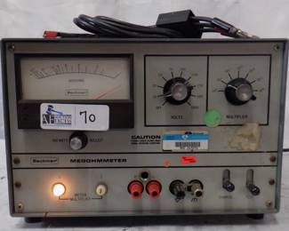 BECKMAN MEGOHMMETER