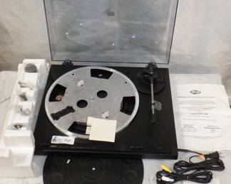 YAMAHA TT-400U TURNTABLE IN ORIGINAL BOX