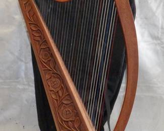FOLK HARP IN CASE WITH MANUAL AND STRINGS