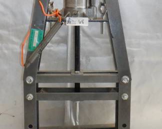 CENTRAL MACHINERY 6 TON PRESS BRAKE/BENDER