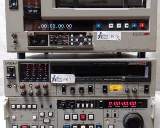 LOT OF 2 SONY INCLUDING BVW-70, UVW-1800