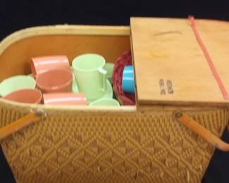 Picnic Basket w/Accessories