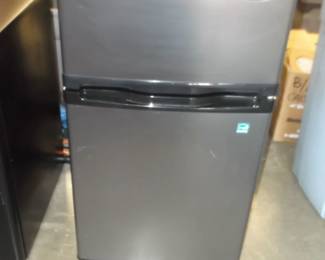 Small Refrigerator with Freezer