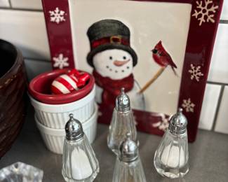 Christmas plate, salt / pepper shakers