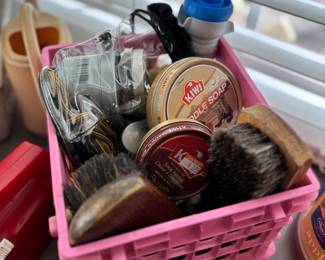 Shoe shine kit