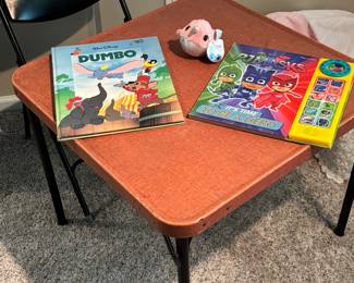 Kids table & chairs