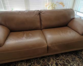 Chateau D'Art leather Sofa
