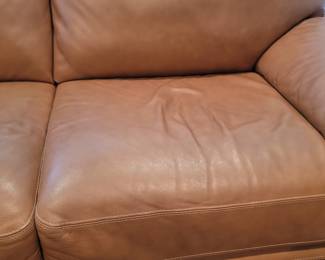 Chateau D'Art leather Sofa