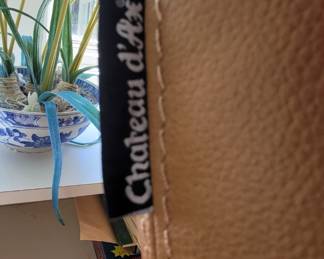 Chateau D'Art leather Sofa