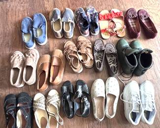 15 Pr. Womens 6.57 Shoes