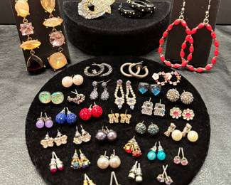 Fashion Earrings Sparkle, Studs  Faux Pearls 