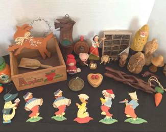Everything Wood Vintage Figurines 