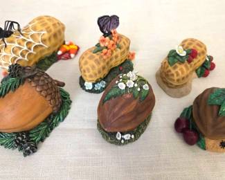 In A Nutshell Miniature Figurines 