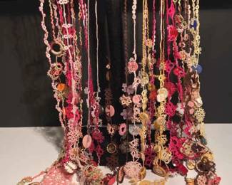 Tatted Necklaces Pretty In Pink 