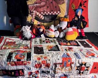 Haloween Quilt, Adult Costumes 