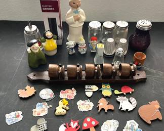 Vintage Salt Pepper Shakers