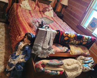 Full Bed, Hope Chest