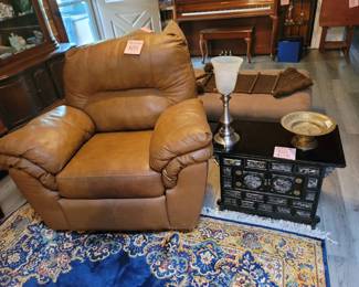 Recliner, Mother of Pearl Table