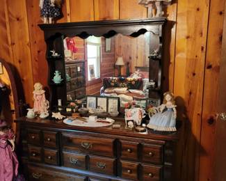 Dresser w/ Mirror