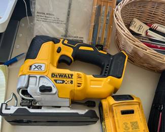 DeWalt Jig Saw w/Blades,