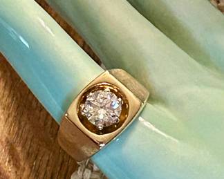 men's ( or women's) large Diamond solitaire ring