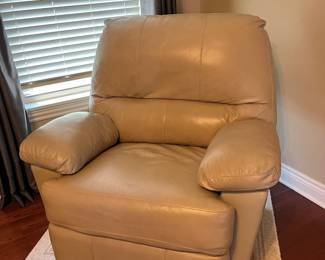 Stratolounger beige leather recliner.