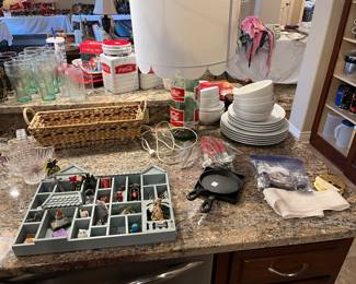 Miscellaneous kitchen items.