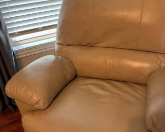 Stratolounger beige leather recliner.