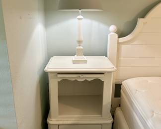 These matching Ethan Allen bedside tables are fantastic