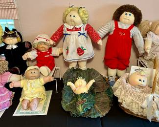 Original vintage “Little People” Cabbage Patch Dolls, hand signed, rare pieces w/ certificates
