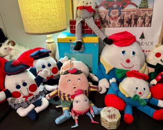 Unique Humpty Dumpty collection including many vintage pieces