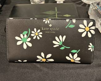 Kate Spade daisy wallet