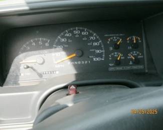 00 CHEVY 3500 DASH