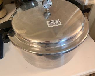 16 qt. MirrorMatic Pressure Cooker