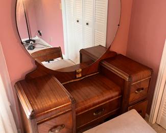 1940’s Dresser