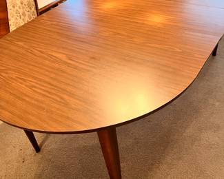 MCM Dining Room Table with 2 leaves.