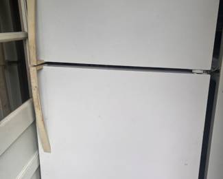 Like New Kenmore Refrigerator